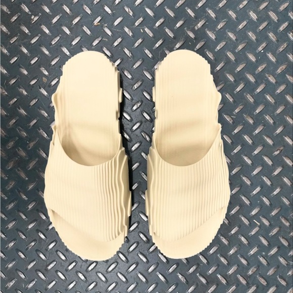 Auracles Nami Slide • 2024 • Multiple Options - Picture 7 of 17